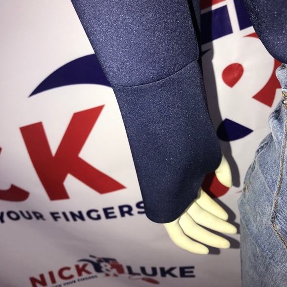 The Everyday Pullover. Go beyond the gym with Addison Bay - Picture 4 of 5